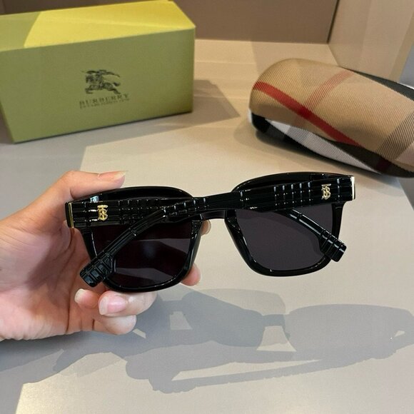 💎✨Burberry sunglasses - Picture 5 of 9